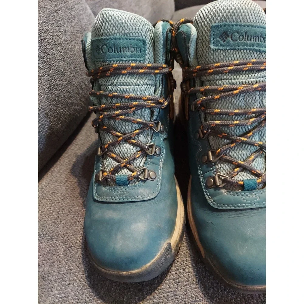 Columbia Womens Newton Ridge Plus Waterproof Hiking Boot Sz 8 Deep  Dusty Green